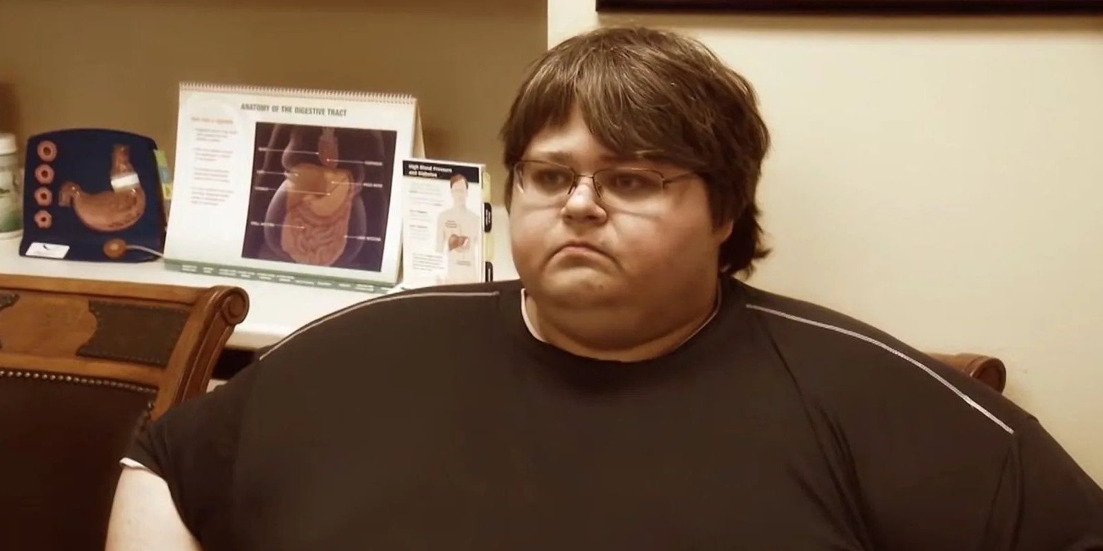 Joe Wexler My 600-Lb Life at a doctor's office looking somber