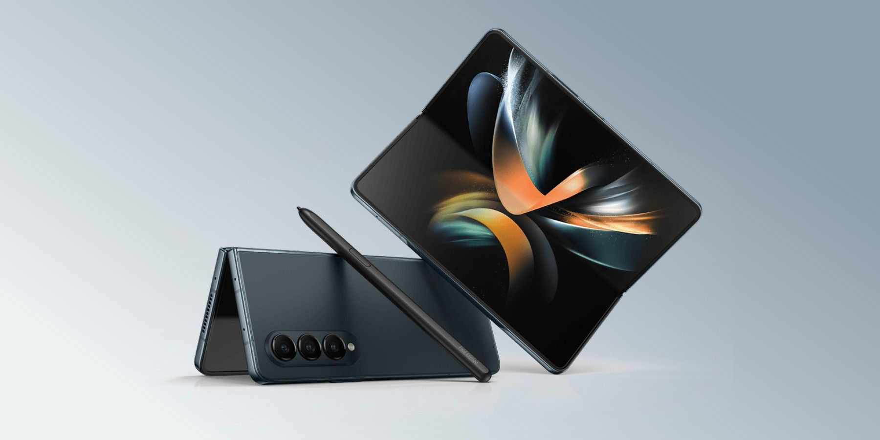 A photo of the Galaxy Z Fold 4 and the S Pen Fold Edition