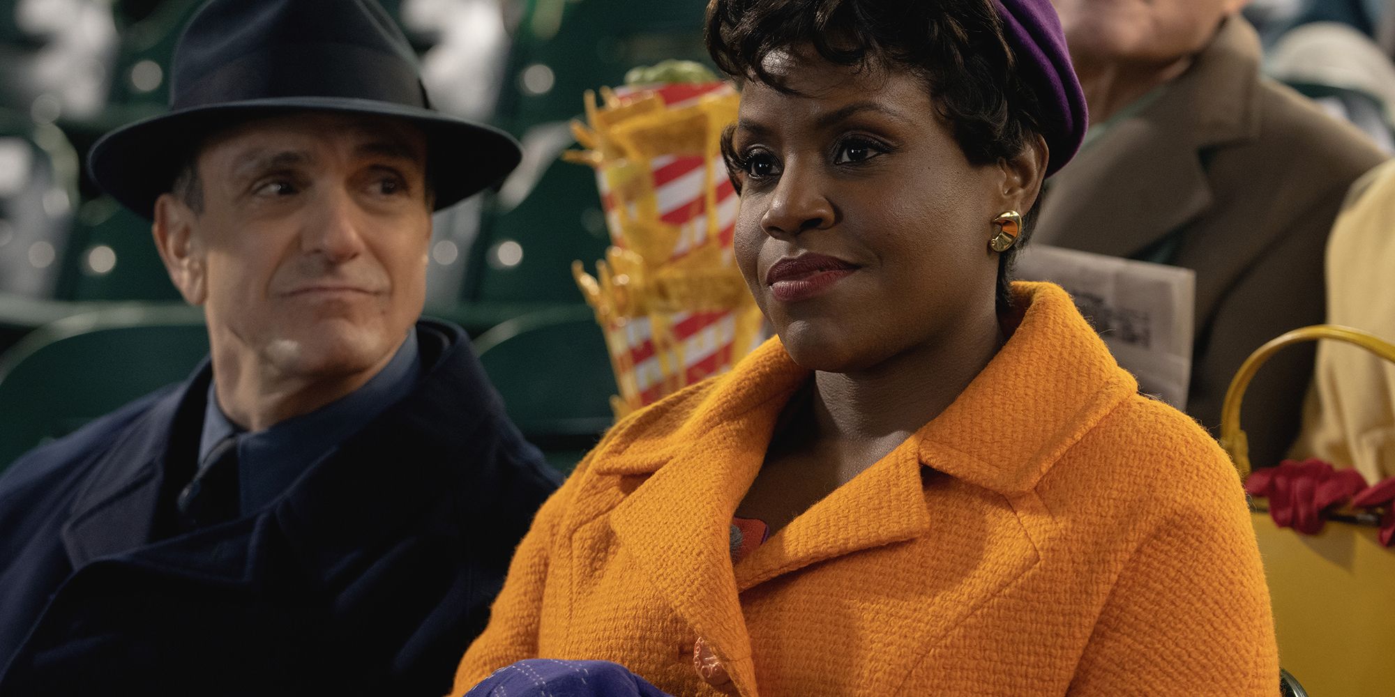 Hank Azaria e Haneefah Wood em Hello Tomorrow 102