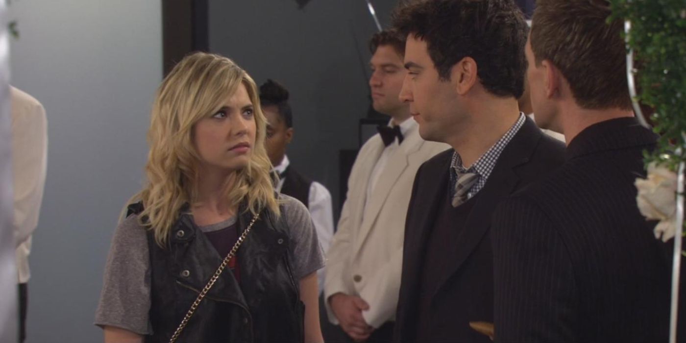 Carly and Ted talking seriously at a party on HIMYM