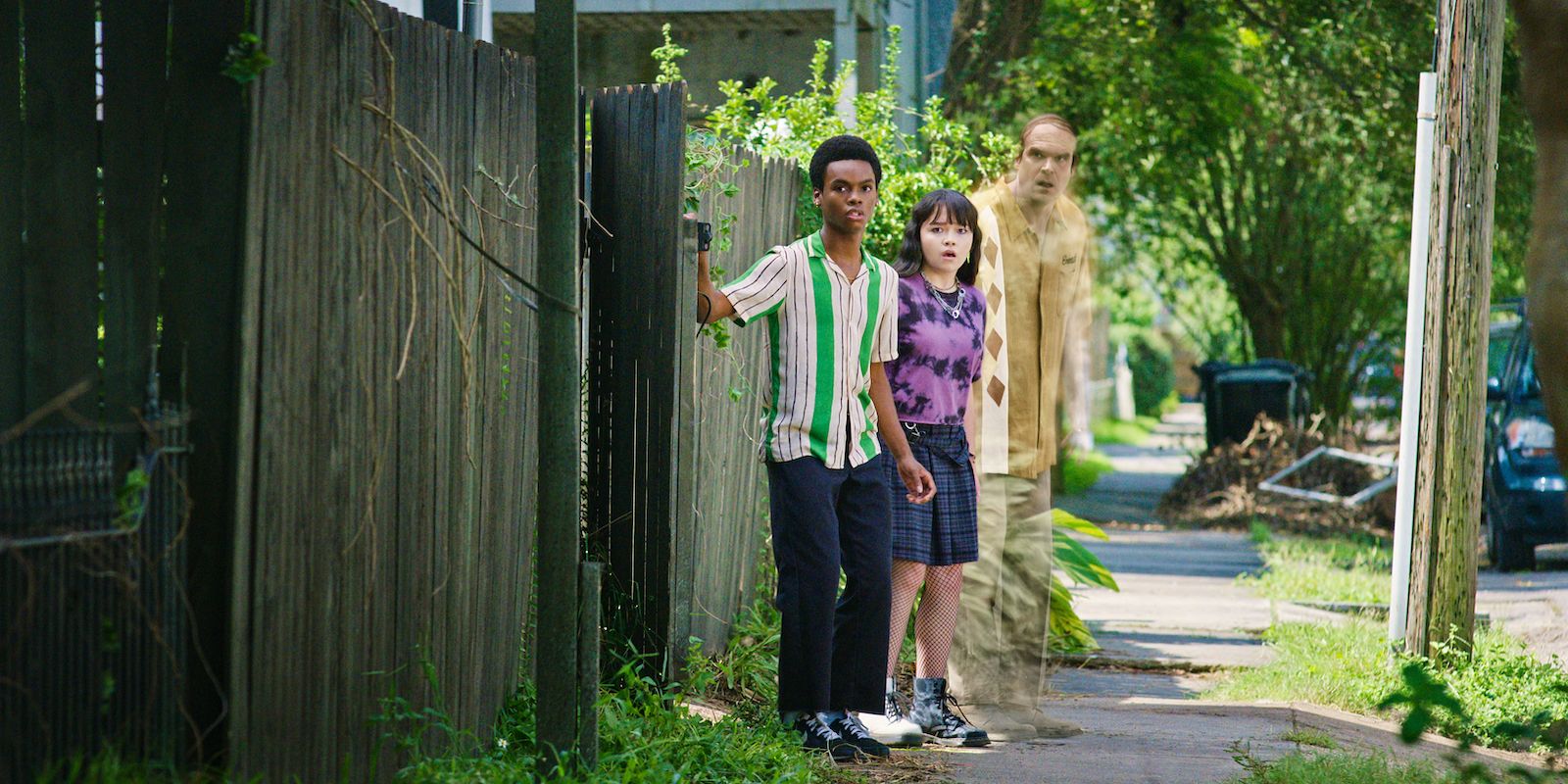 Jahi Winston, Isabella Russo, and David Harbour in We Have a Ghost