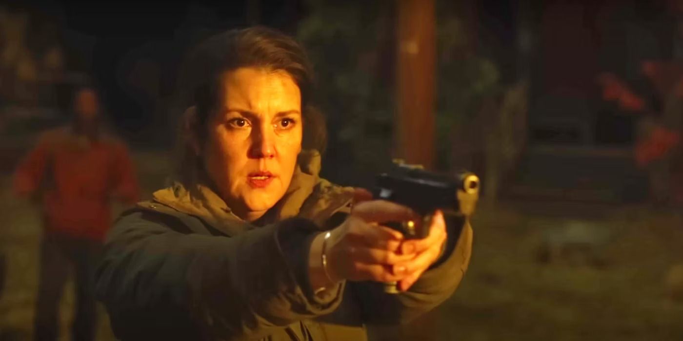Kathleen segurando uma arma em The Last of Us Episódio 5
