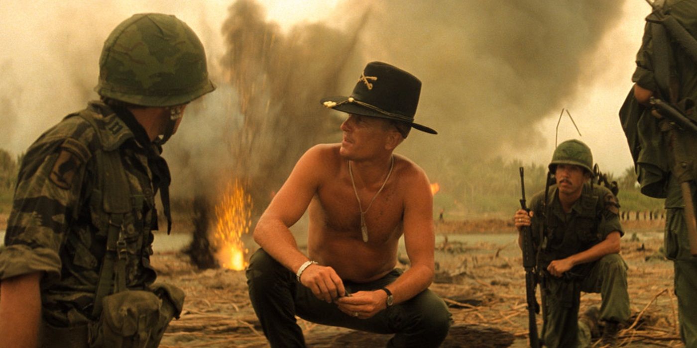 Kilgore en un campo de batalla en Apocalypse Now.