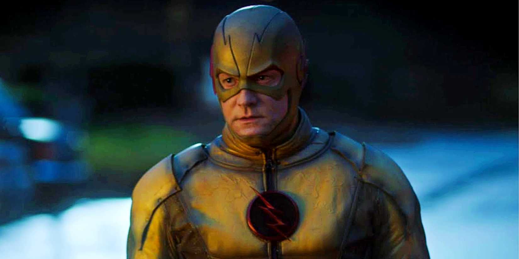 Matt Letscher as Reverse-Flash in a dirtied super suit in The Flash 