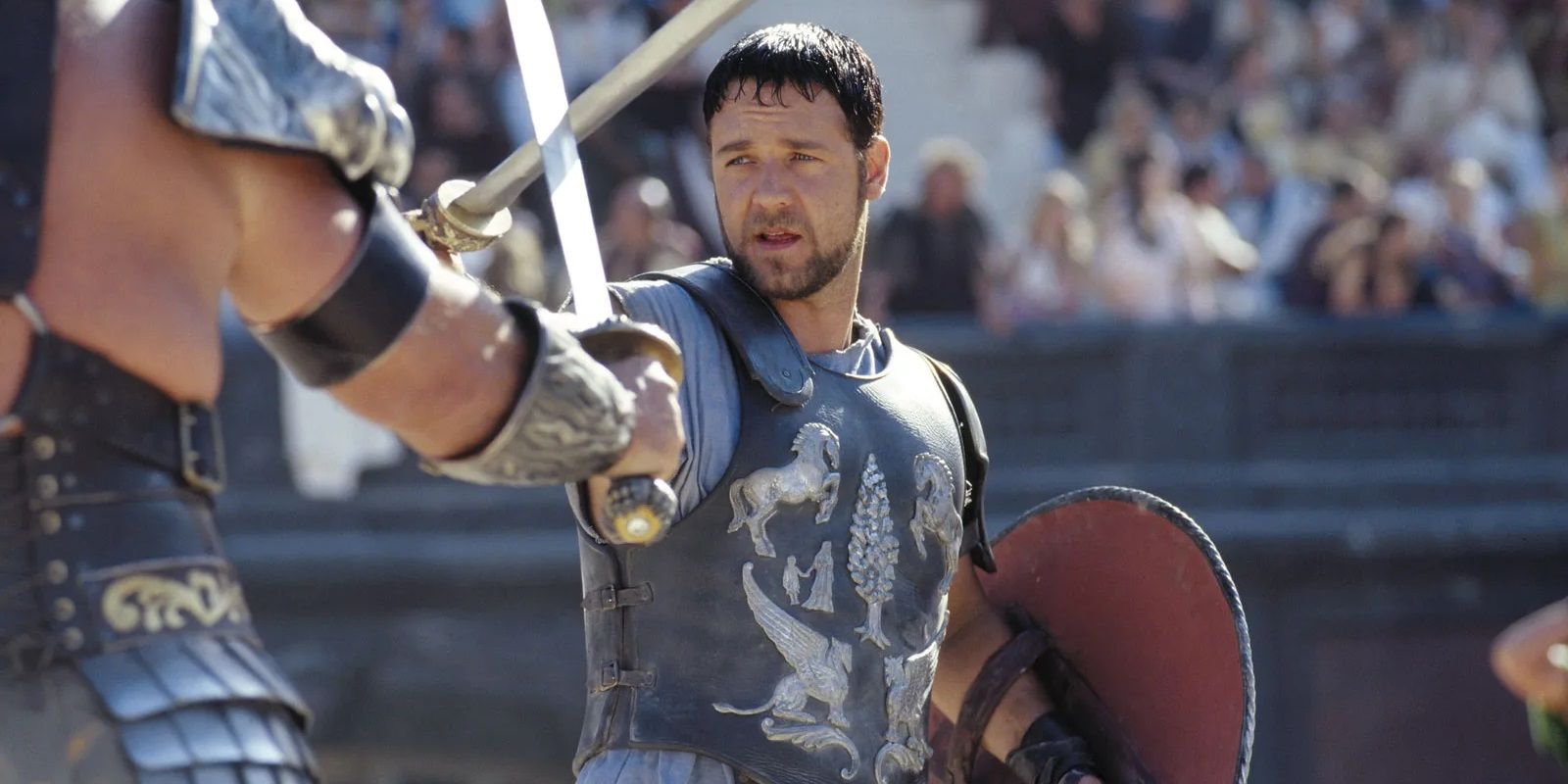 Maximus en una pelea de espadas en Gladiator