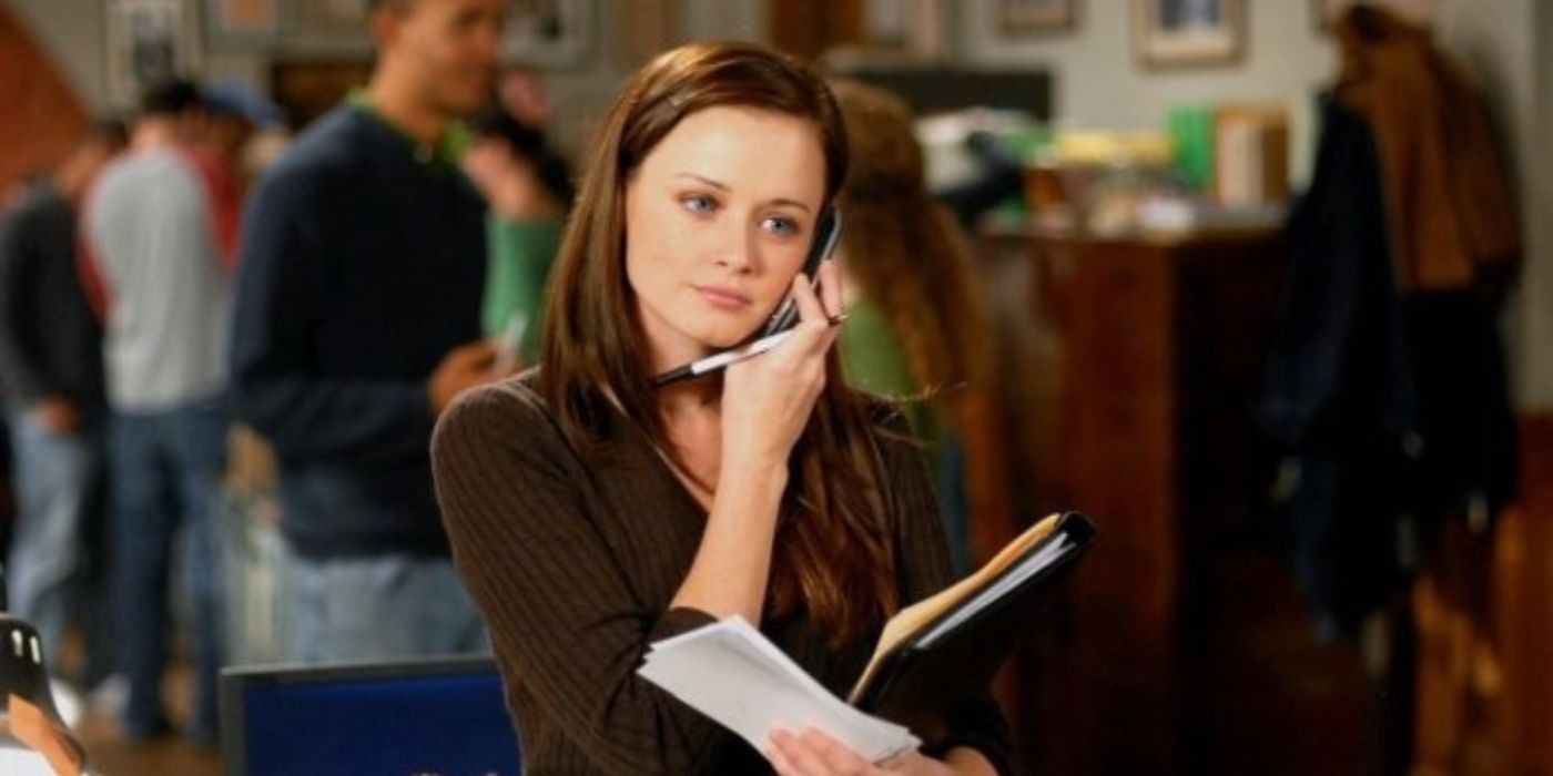 Rory on the phone at the YDN on Gilmore Girls