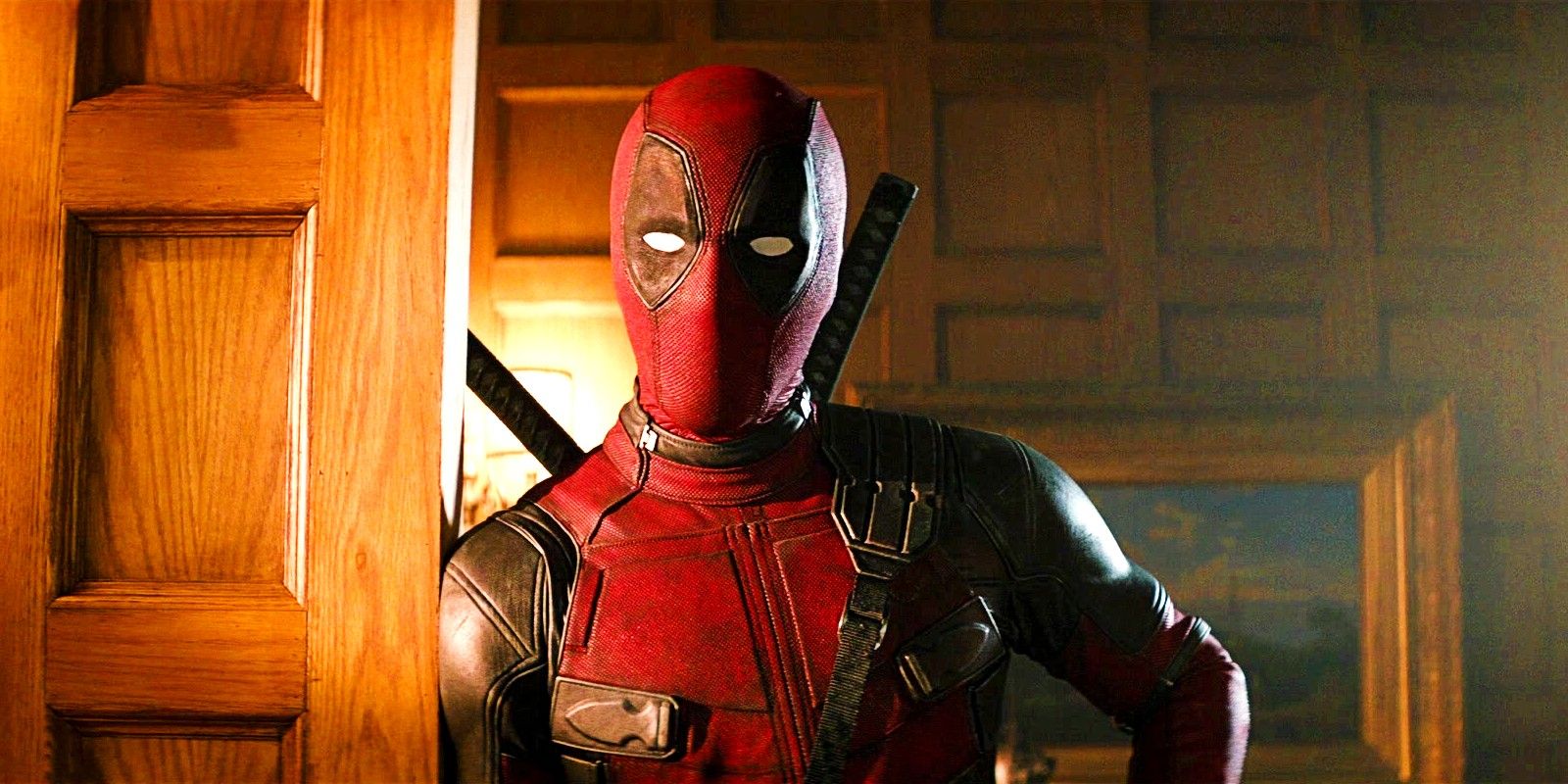 Deadpools New Mcu Costume Revealed In Set Photos First Look At Ryan Reynolds In Deadpool 3
