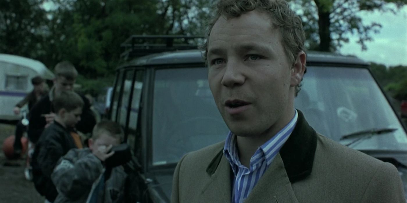 Stephen Graham in a trailer park in Snatch