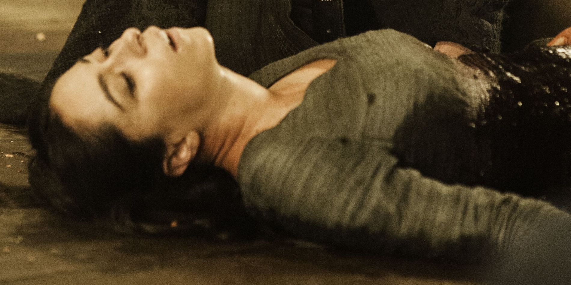 Talisa Maegyr morta no Casamento Vermelho em Game of Thrones.