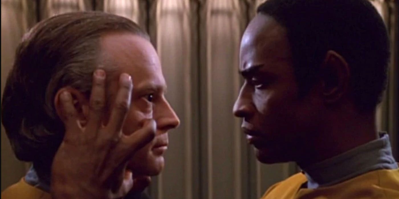 Lon Suder and Tuvok in Star Trek: Voyager