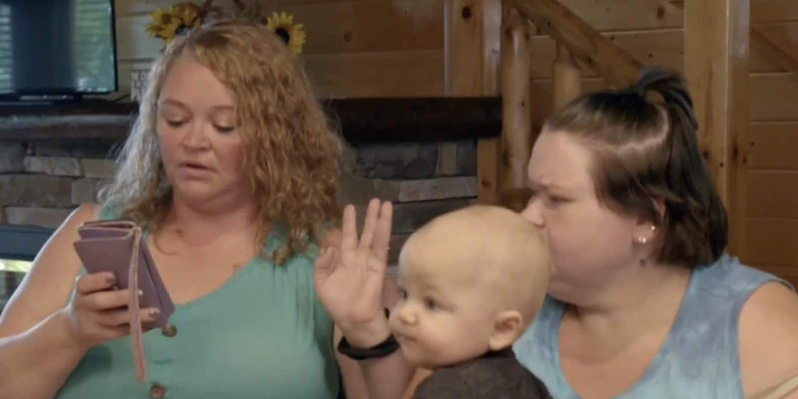 Amanda Halterman and Amy Slaton 1000-lb Sisters with her little son