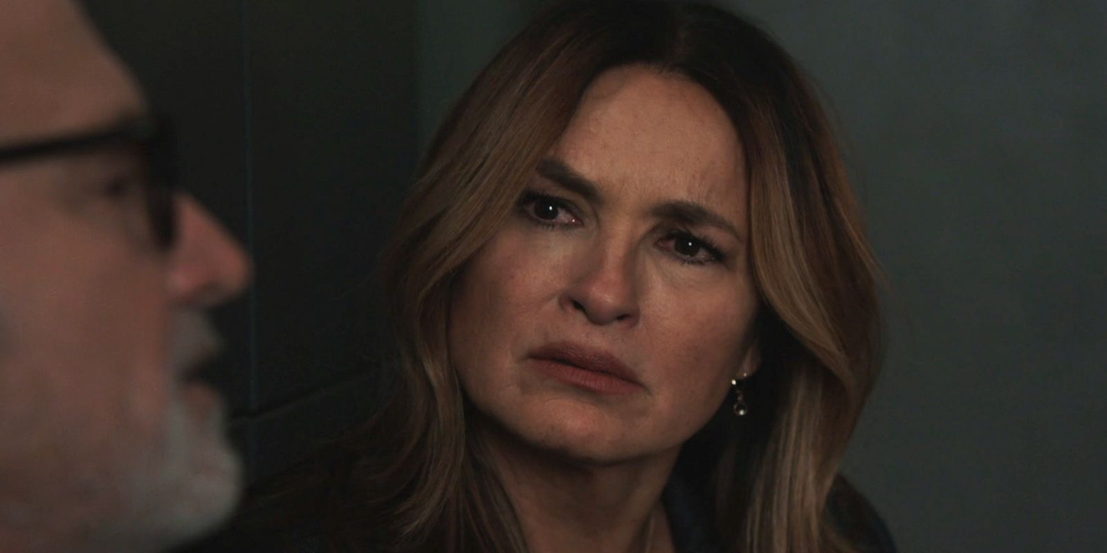 Benson in SVU with victim