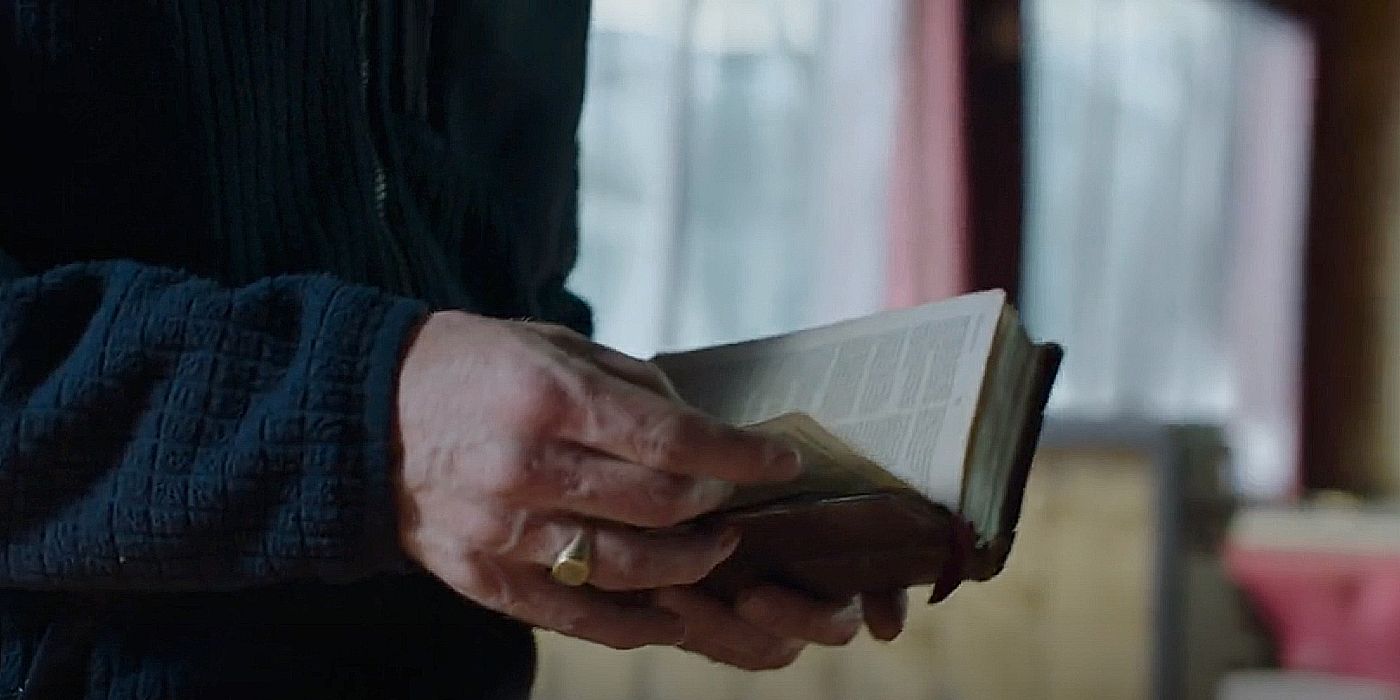 David reading from the Bible in the Last of Us episode 8