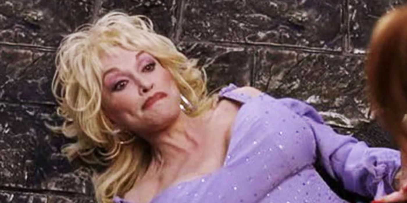 Dolly Parton no chão em Miss Simpatia 2