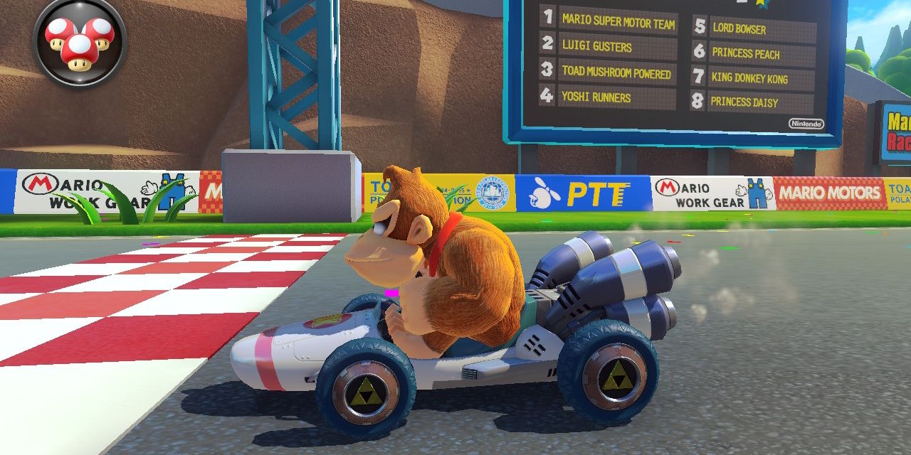 Donkey Kong di B Dasher Kart Dengan roda Triforce di Mario Kart 8