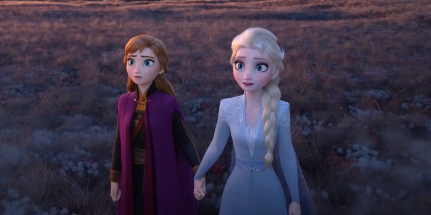 Anna and Elsa holding hands in the Frozen 2 trailer