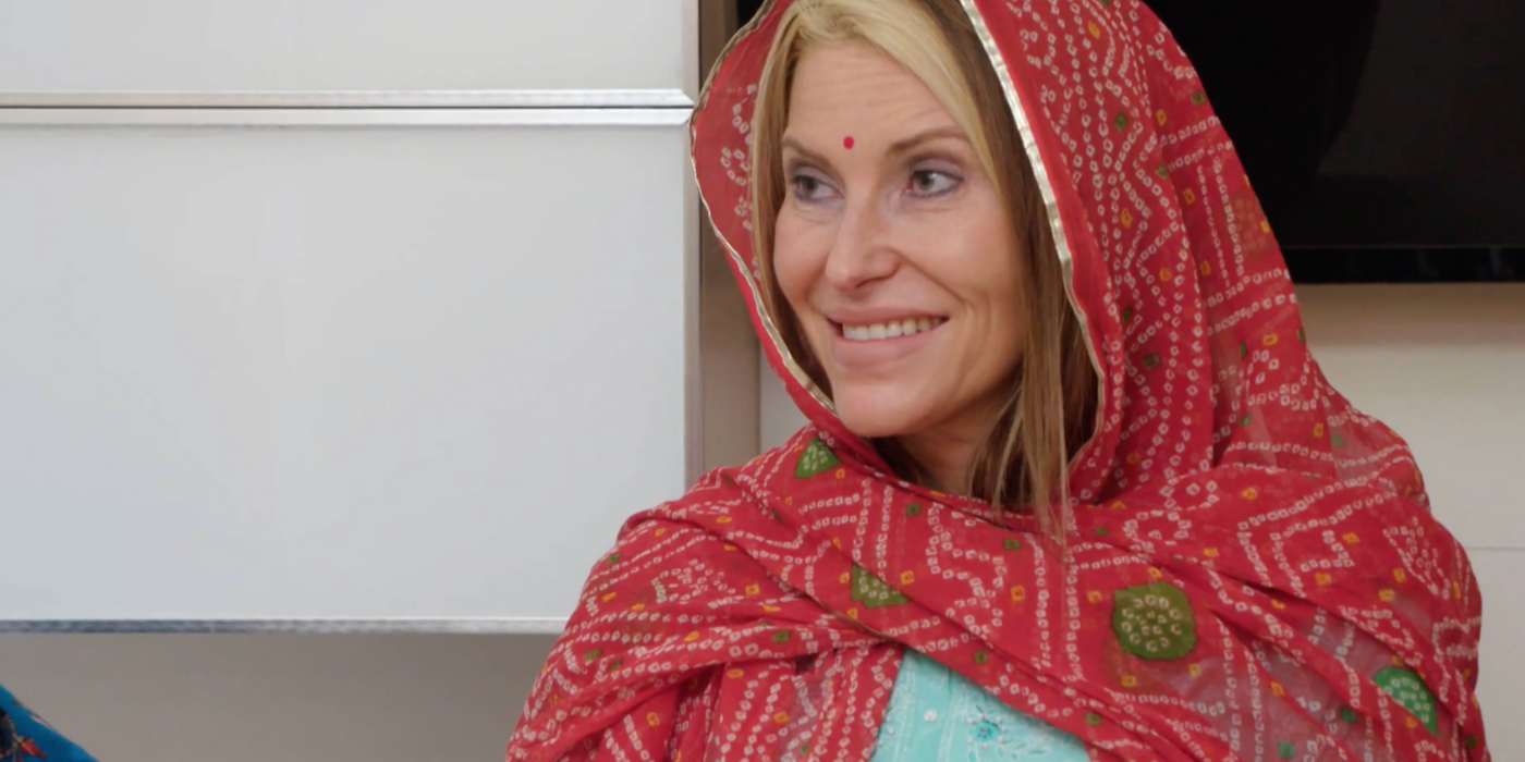 Jen Boecher In 90 Day Fiancé with a red dupatta covering her head