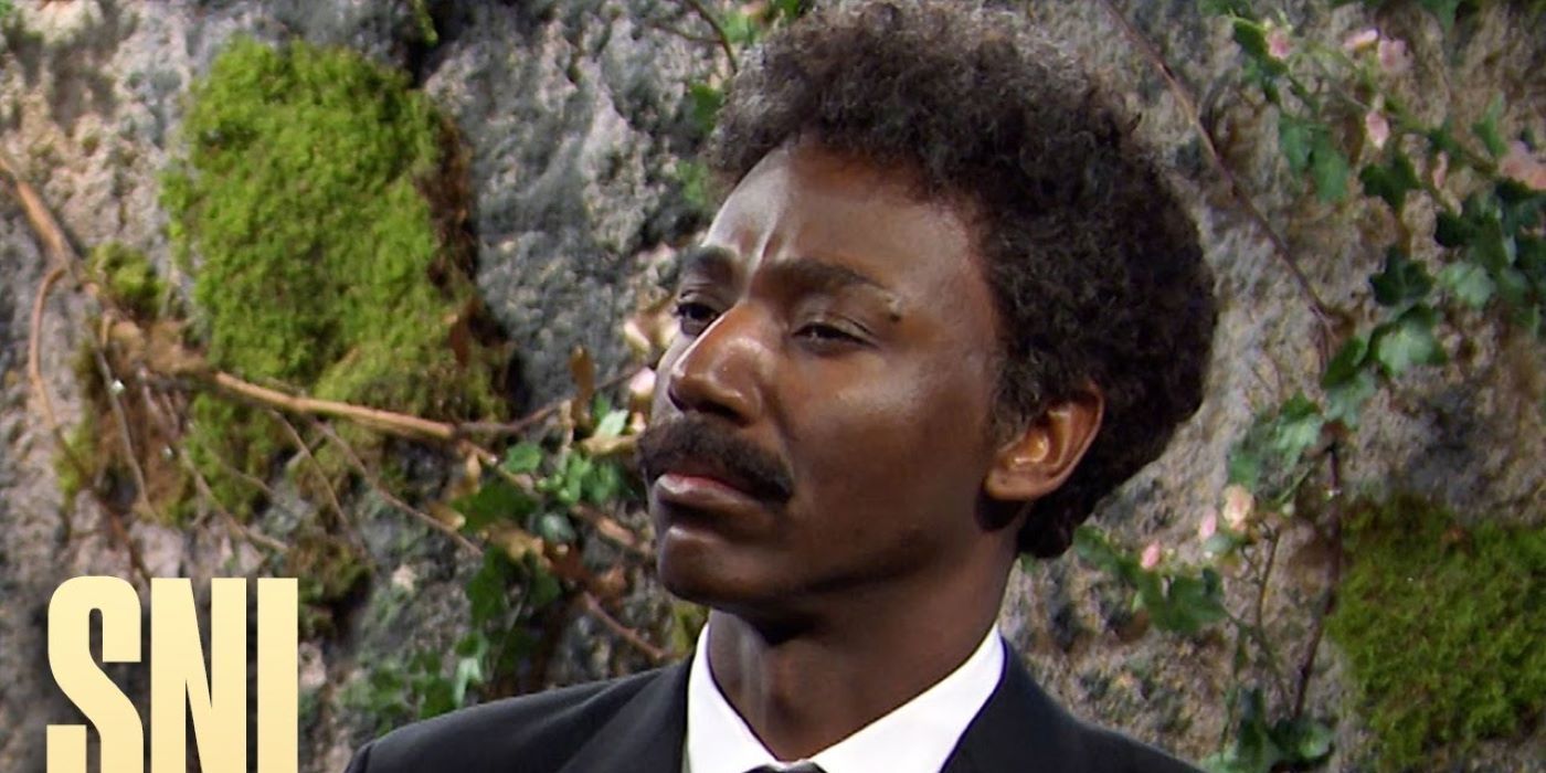 Jerrod Carmichael avec une moustache sur SNL.