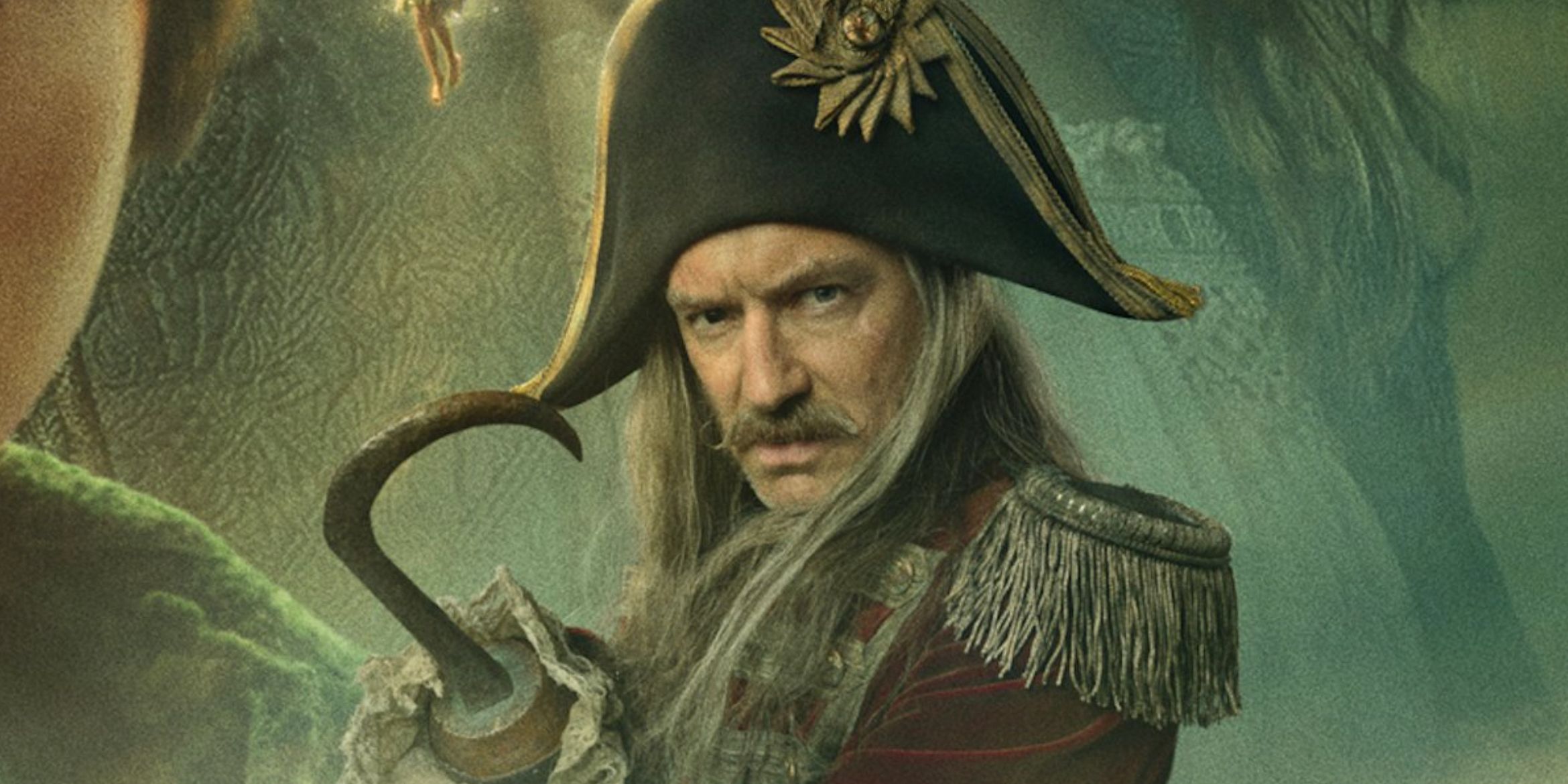 Jude Law dans le rôle du Capitaine Crochet dans l'affiche de Peter Pan et Wendy