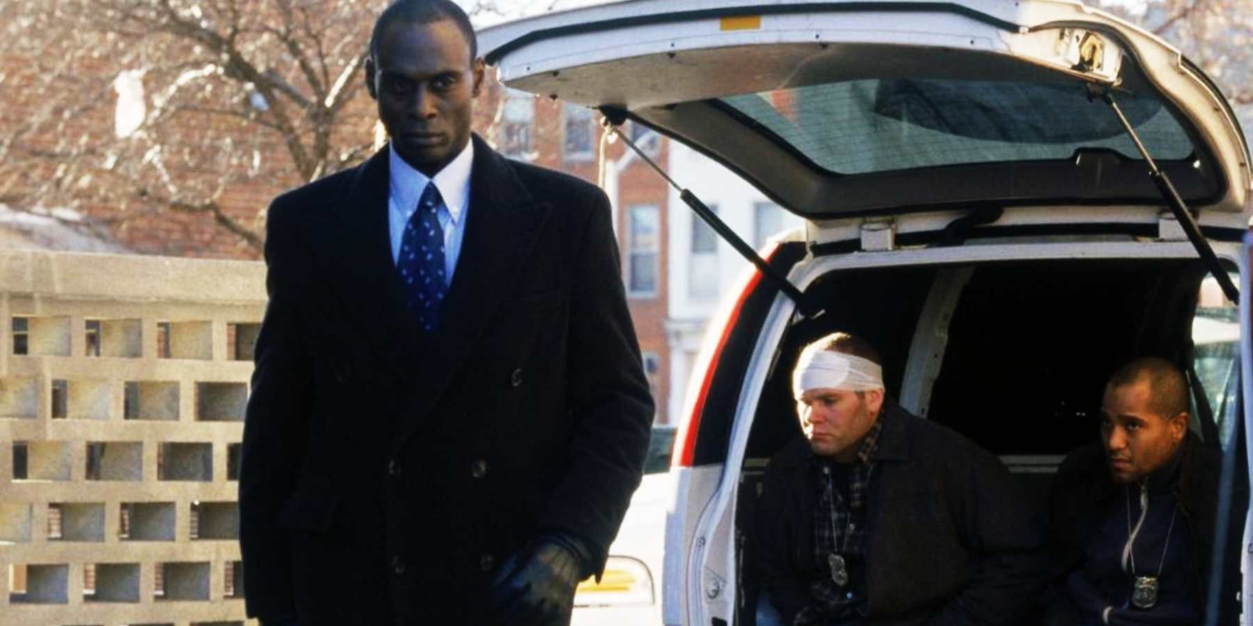 Lance Reddick as Cedric Daniels in The Wire, walking away from Herc and Carver