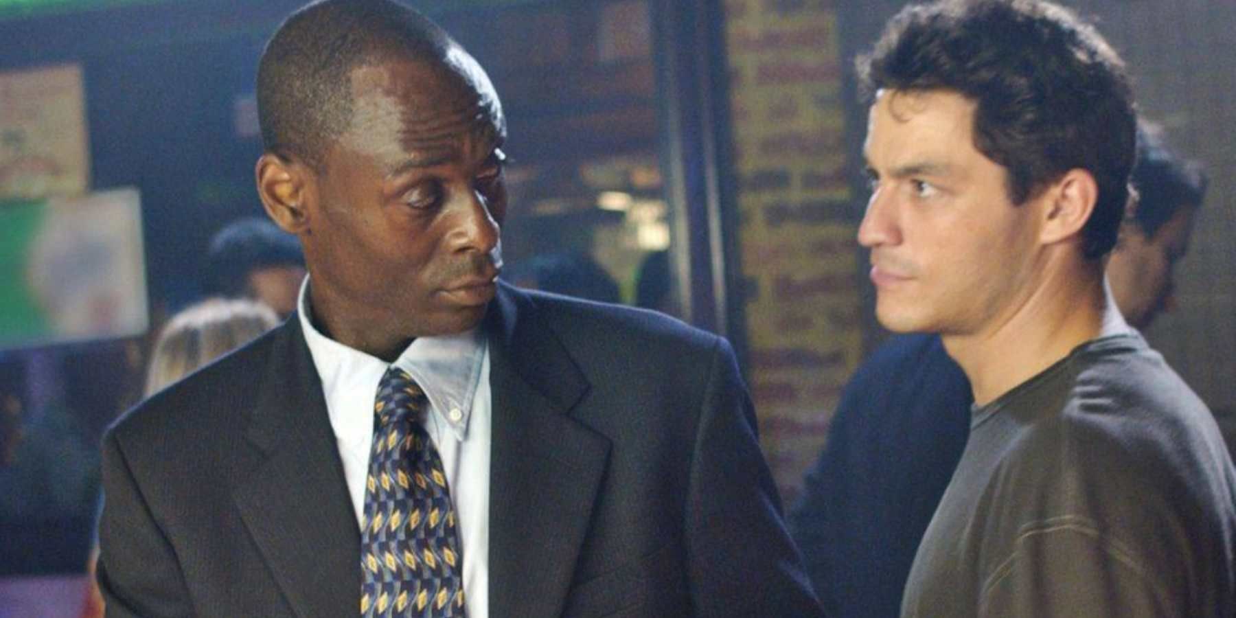 Daniels and McNulty in the bar in The Wire