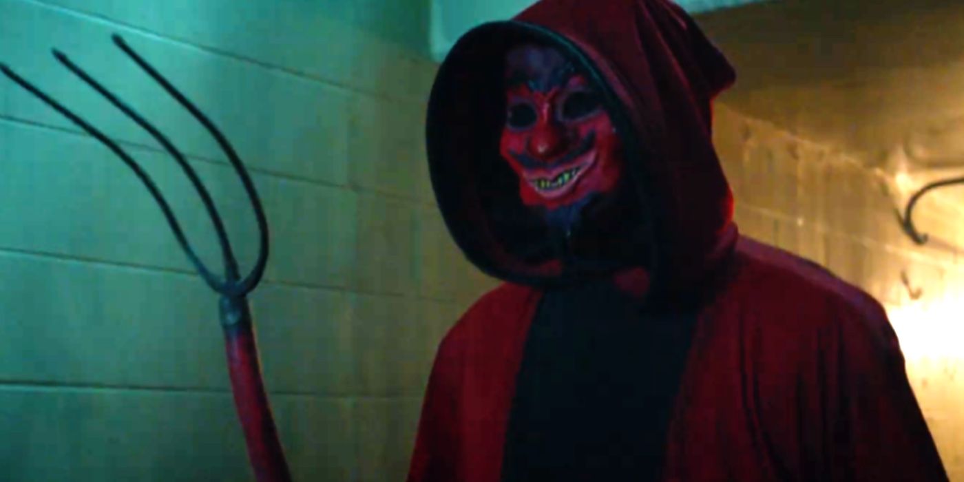 Man in a devil mask with a pitchfork in Haunt (2019)