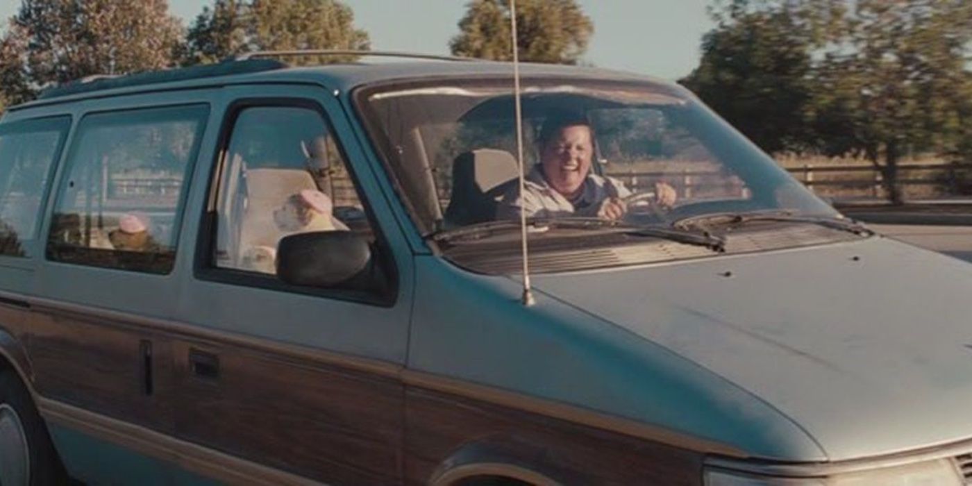 Megan in her van with all the dogs in Bridesmaids
