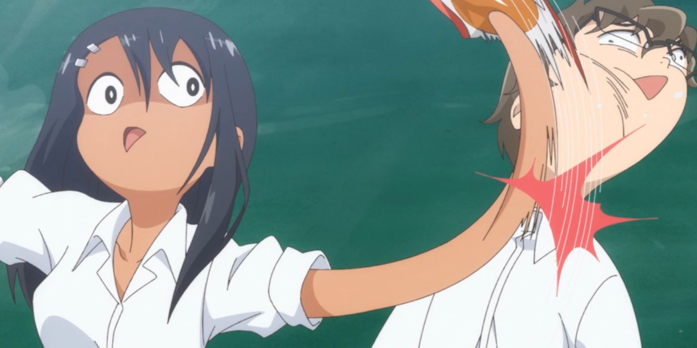 Nagatoro bate em Senpai com o pão de feijão depois que ele a acaricia em Don't Toy With Me Miss Nagatoro