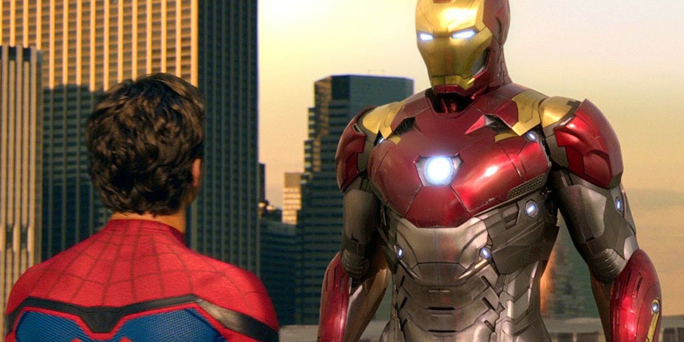 Tom Holland como Peter Parker conversando com Robert Downey Jr. como Homem de Ferro em Homem-Aranha: De Volta ao Lar