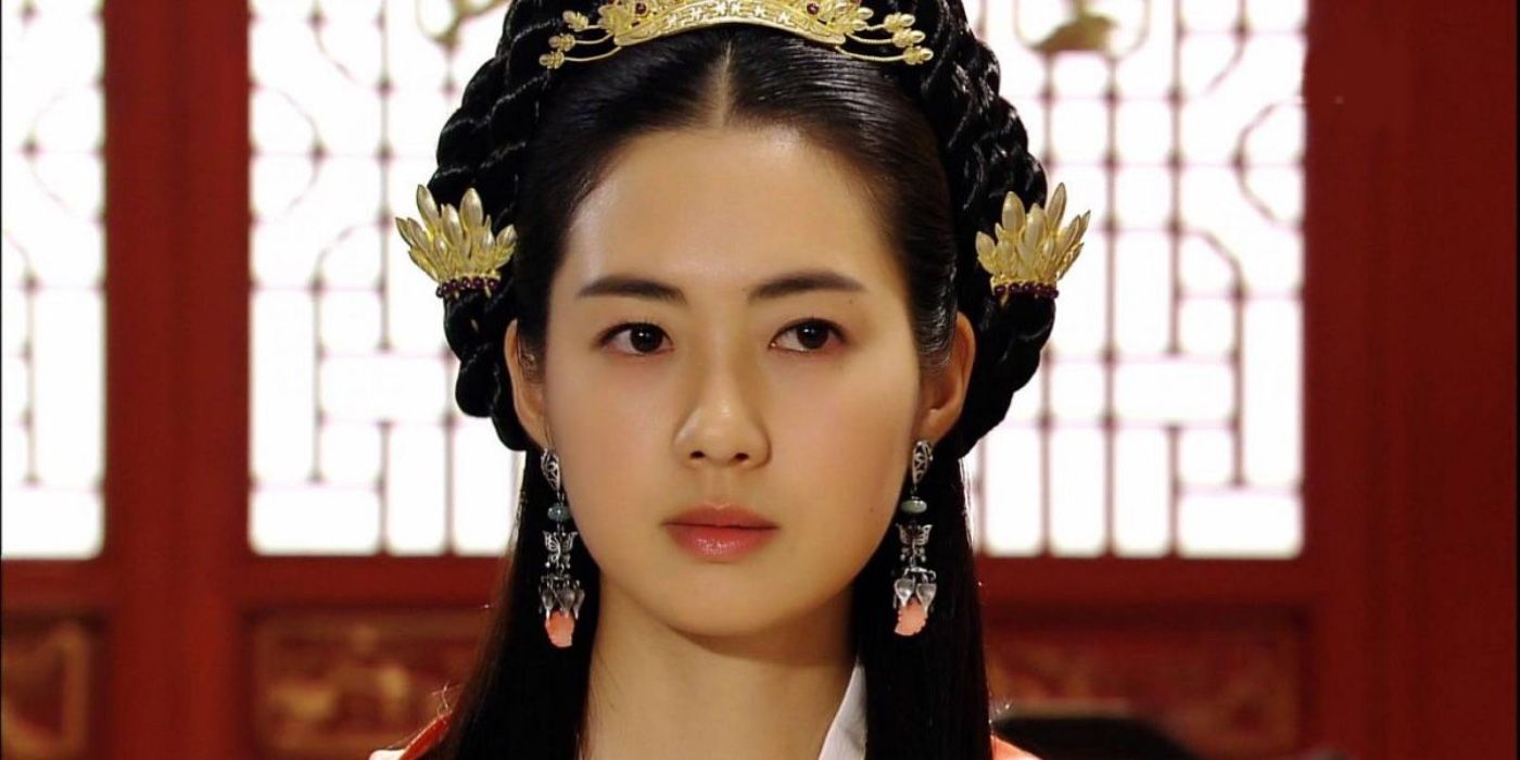 Queen Seondeok looking determined in the K-drama