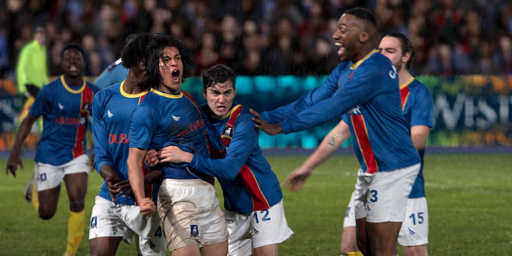 Jugadores de Richmond en el campo en Ted Lasso
