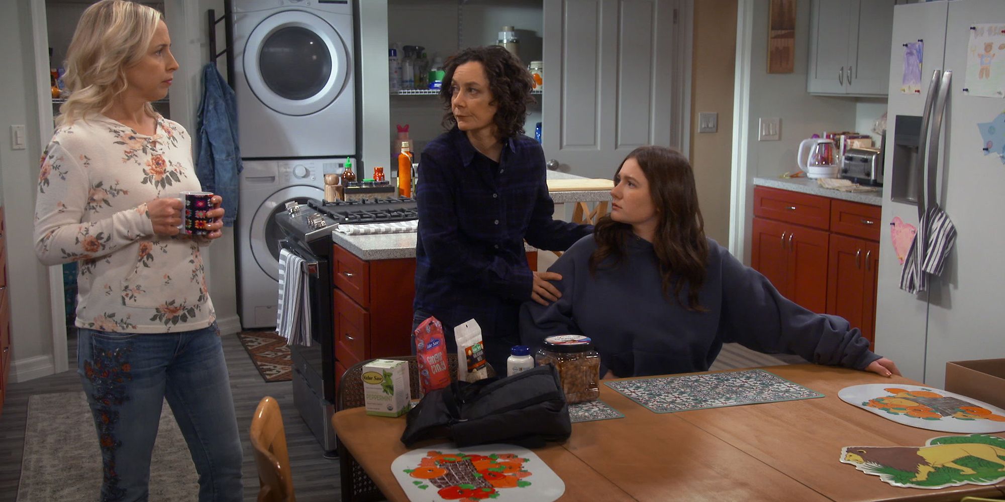 Becky, Darlene, and Harris discussing about the Healy&rsquo;s firstborn pregnancy in The Conners
