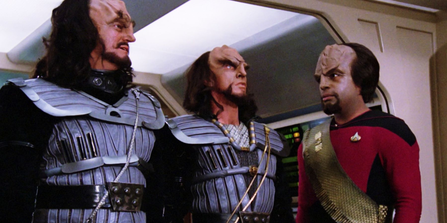Worf and the Klingons in TNG Heart of Glory