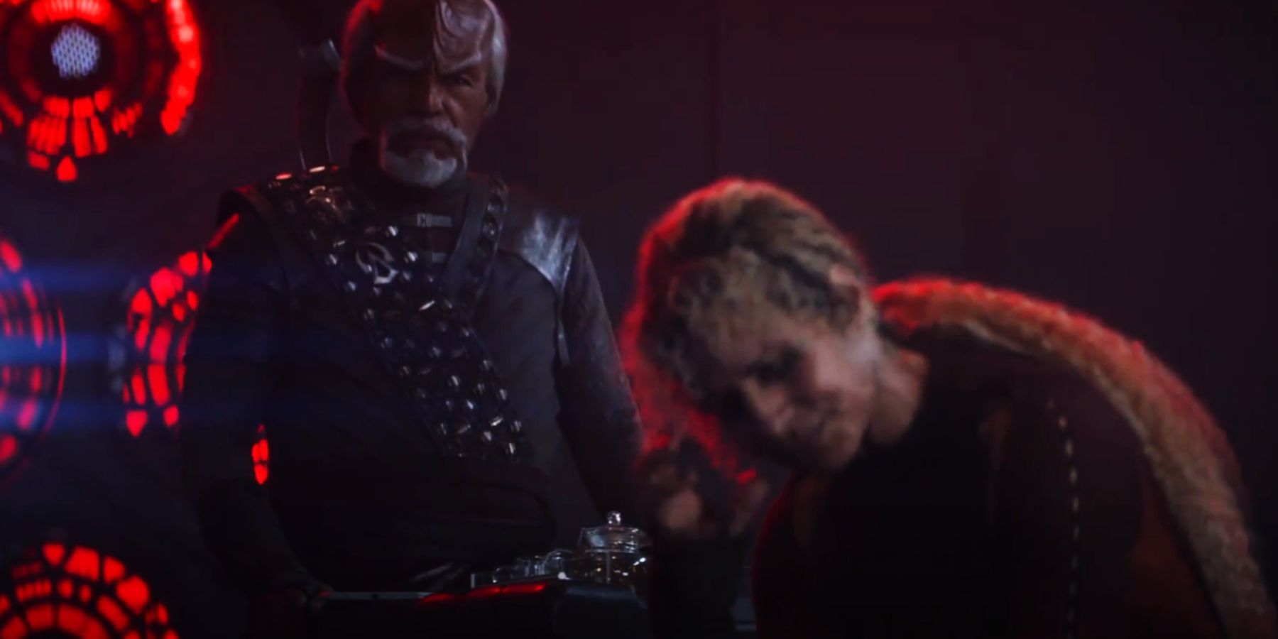 Worf makes chamomile tea for Raffi in Picard season 3