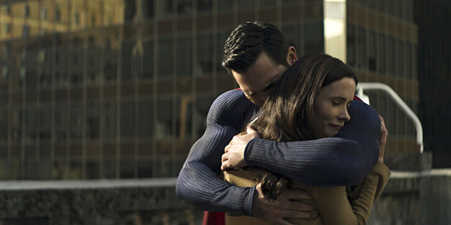 Superman and Lois Hug in Season 3 Episode Uncontrollable Forces