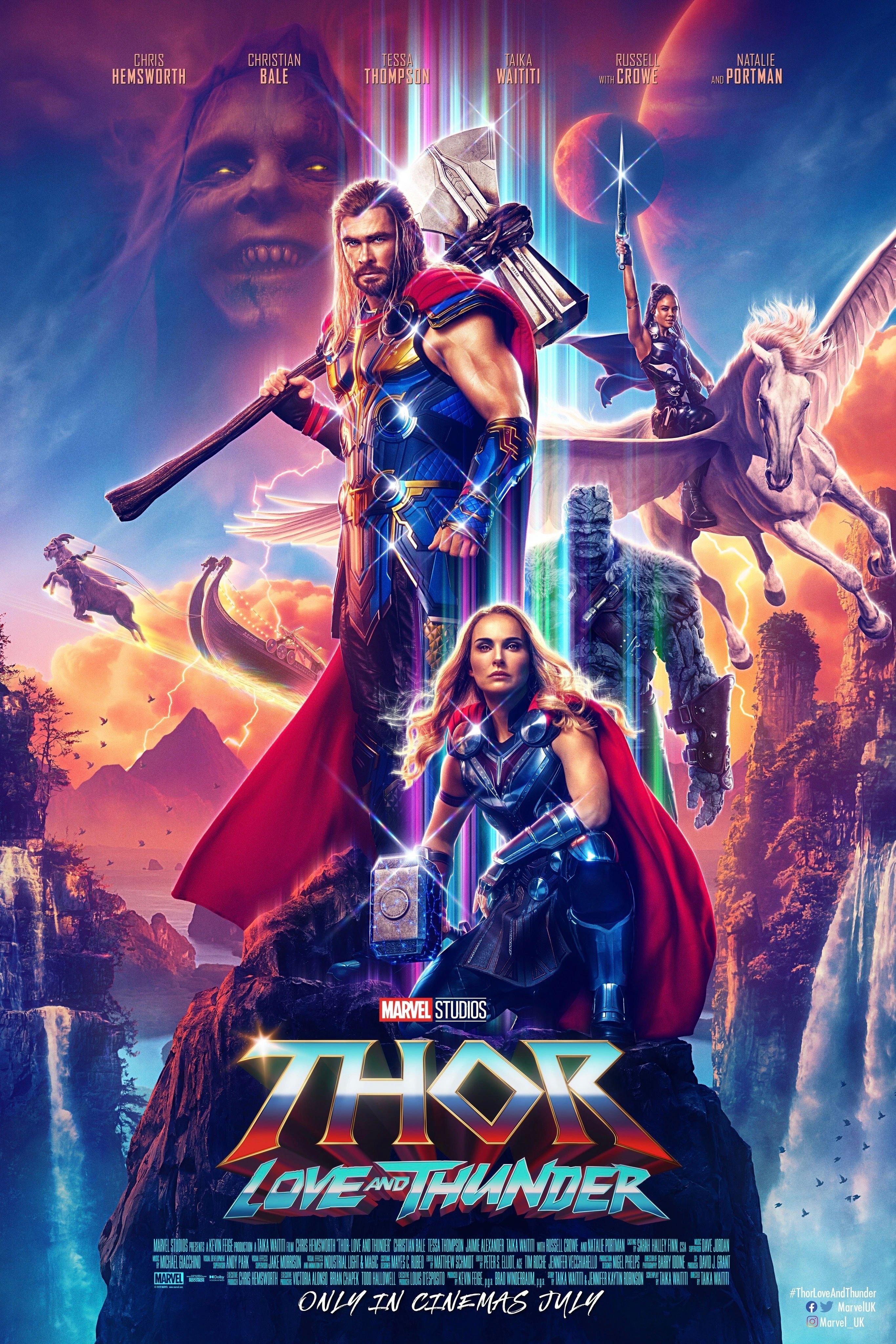Cartaz de Thor Love and Thunder retratando o elenco principal sobre uma cachoeira