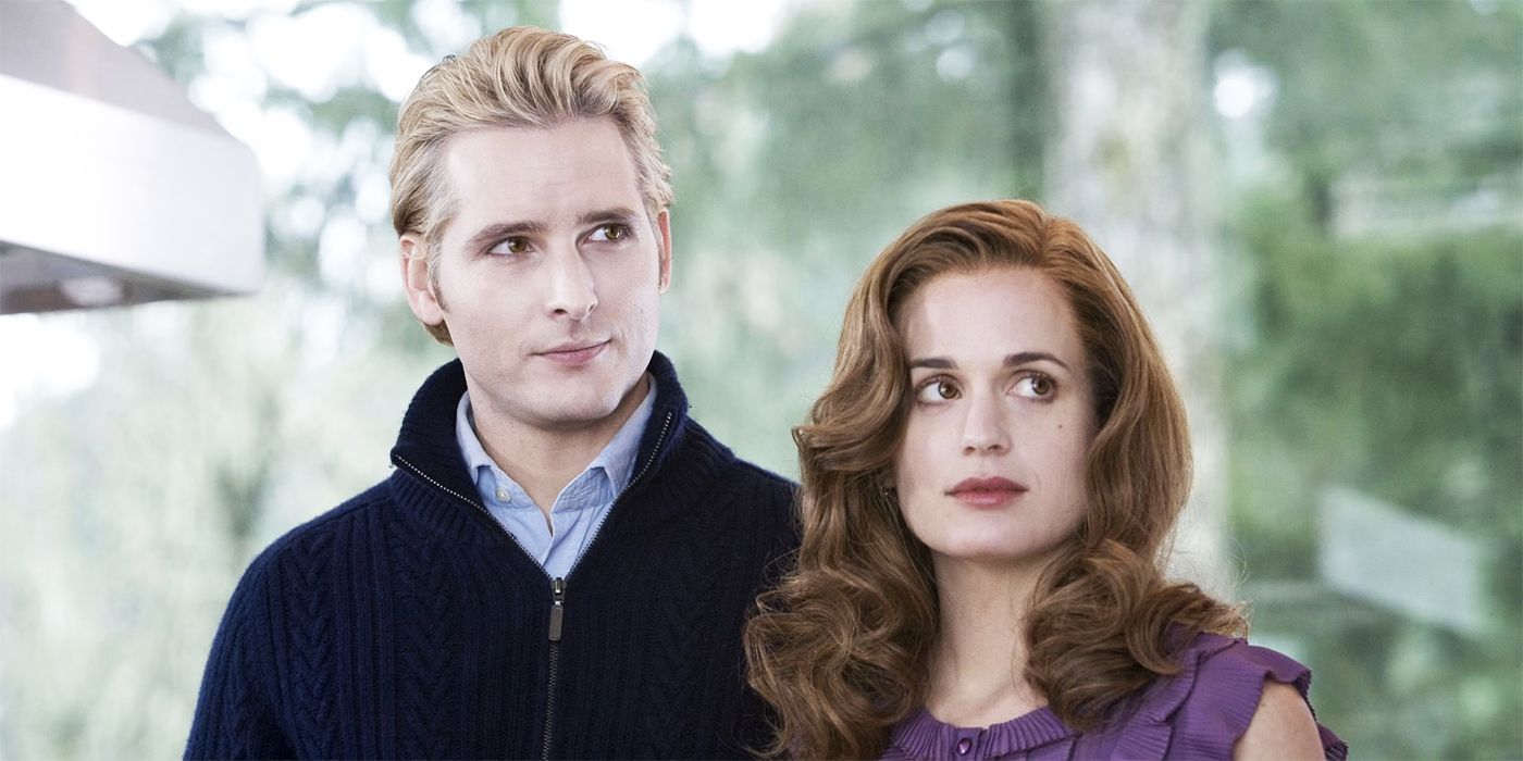 Carlisle and Esme in front of the window in Twilight