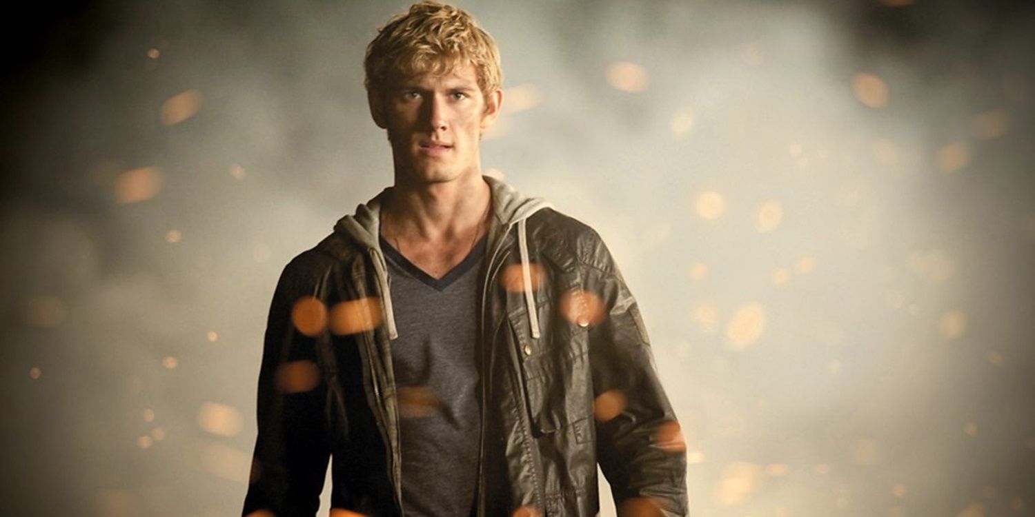 Alex Pettyfer as John Smith surrounded by embers in I Am Number Four