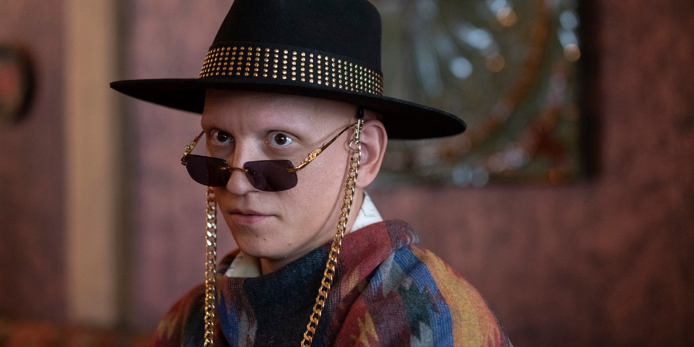 Anthony Carrigan wearing a hat and sunglasses as noho Hand in Barry season 4.