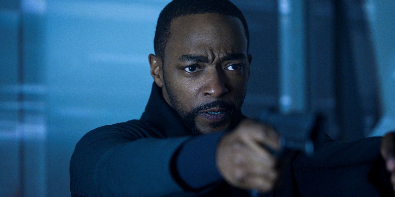 Anthony Mackie with a gun in Altered Carbon