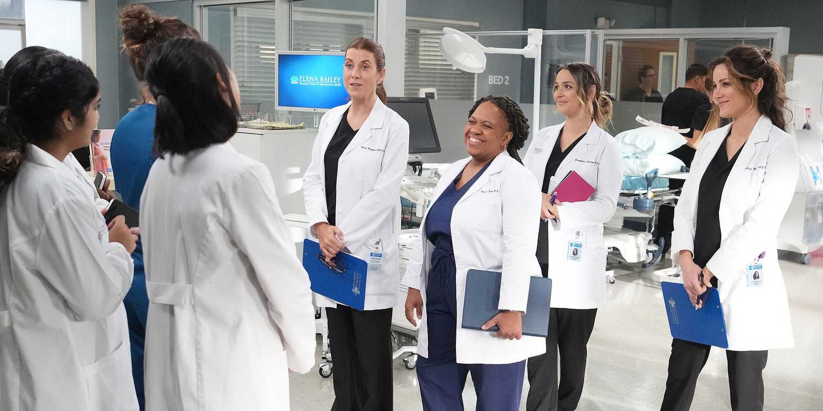 Addison, Bailey, Jo & Carina wearing black scrubs In Grey's Anatomy Season 19