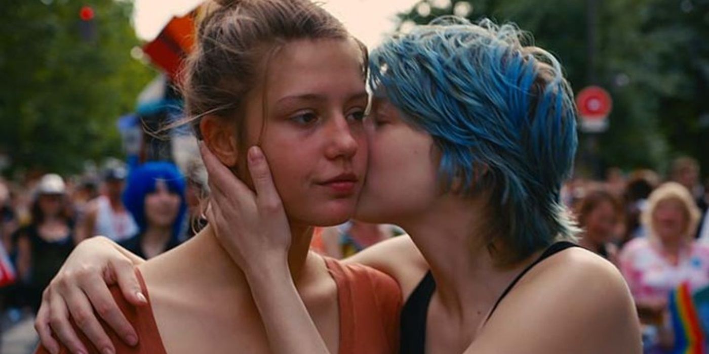 Emma kisses Adele in Blue is the Warmest Color