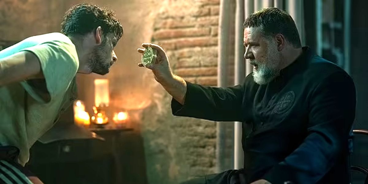 Father Amorth (Russell Crowe) handling a possessed man in The Pope&rsquo;s Exorcist