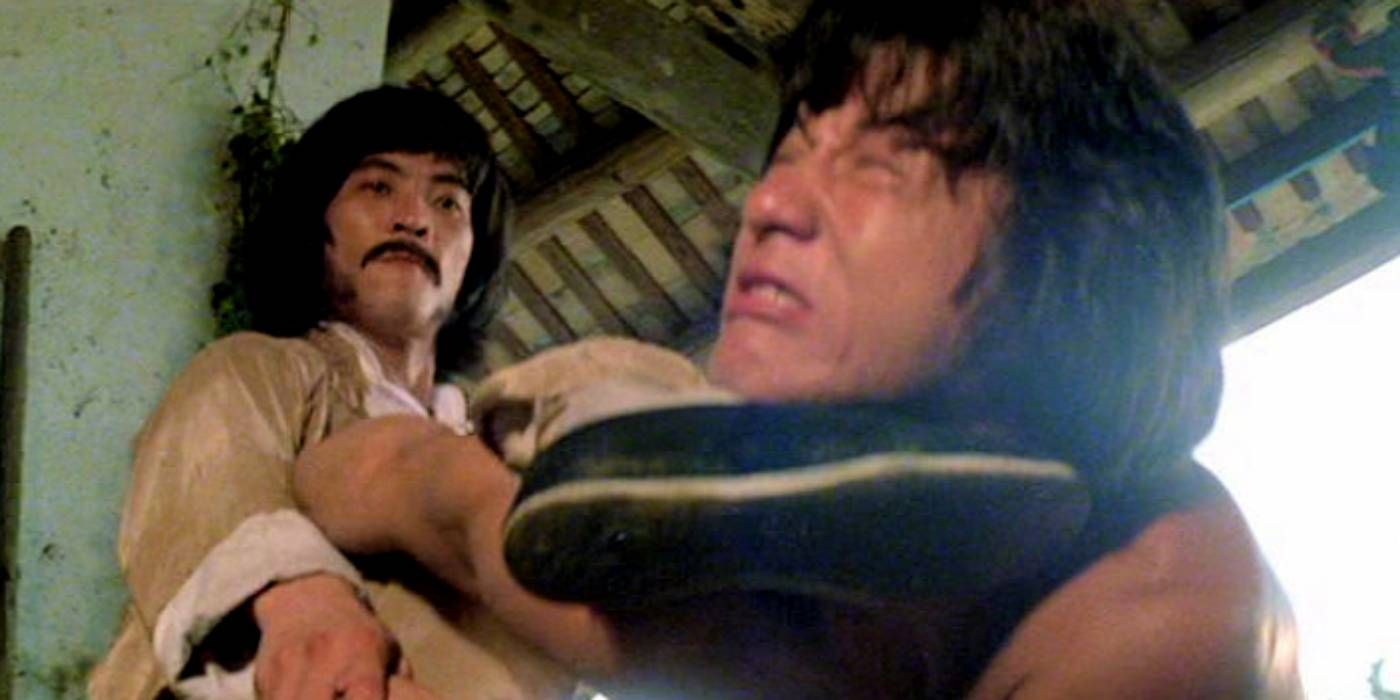 Jackie Chan and Hwang Jang Lee fighting in Drunken Master