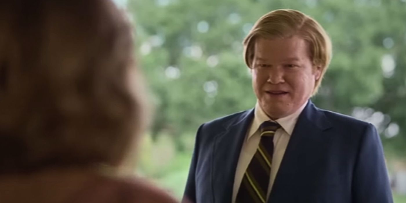 Jesse Plemons sorrindo em Amor e Morte