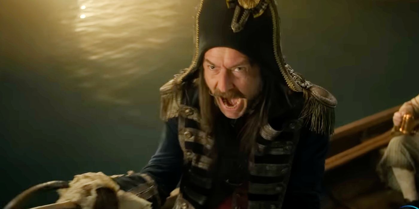 Jude Law como el Capitán Garfio gritando en Peter Pan & Wendy.