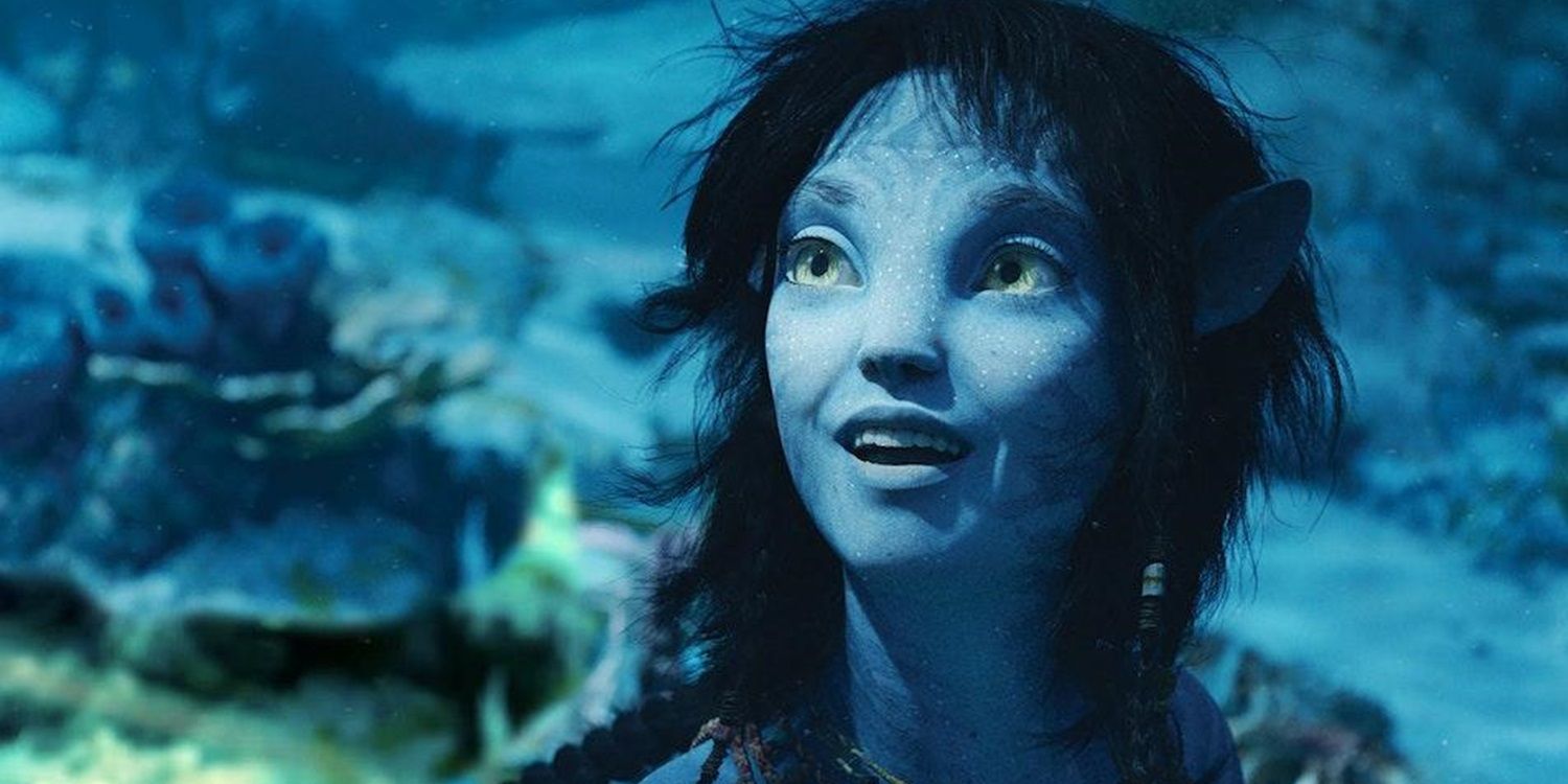 Kiri underwater in Avatar The Way of Water