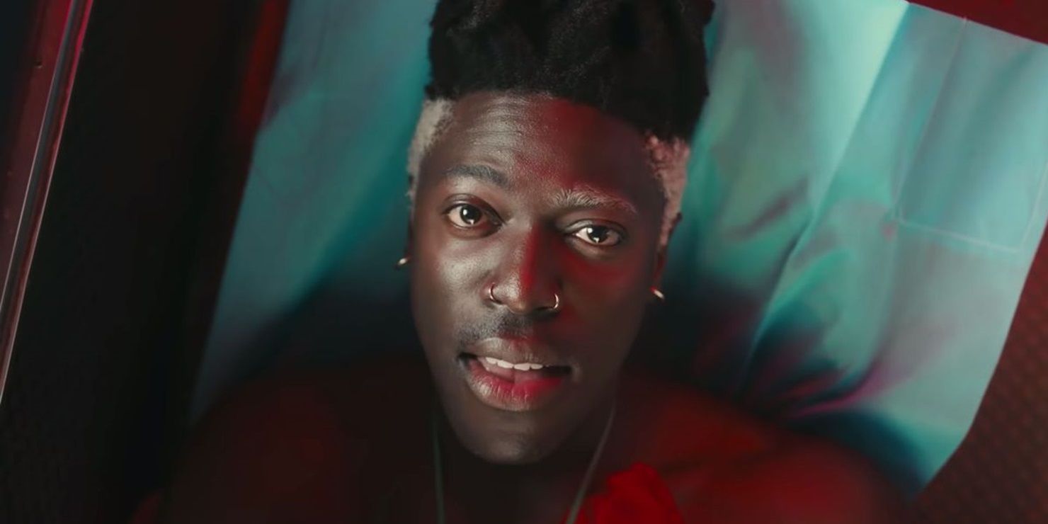 Moses Sumney in the Cut Me music video