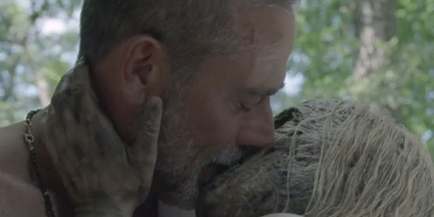 Negan kissing Alpha on Walking Dead.