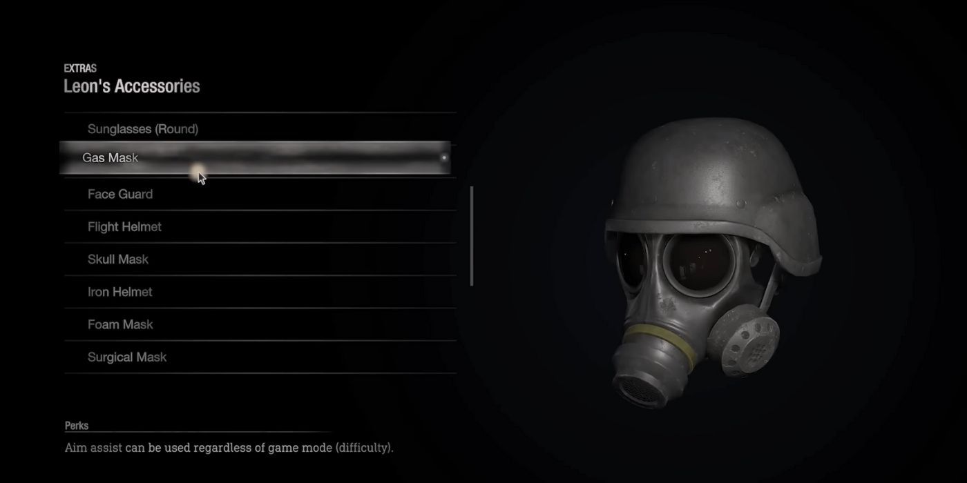 An image of Leon's accessory menu highlighting the Gas Mask in the RE4 remake.
